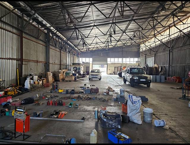 650M² FACTORY TO LET IN ROODEKOP